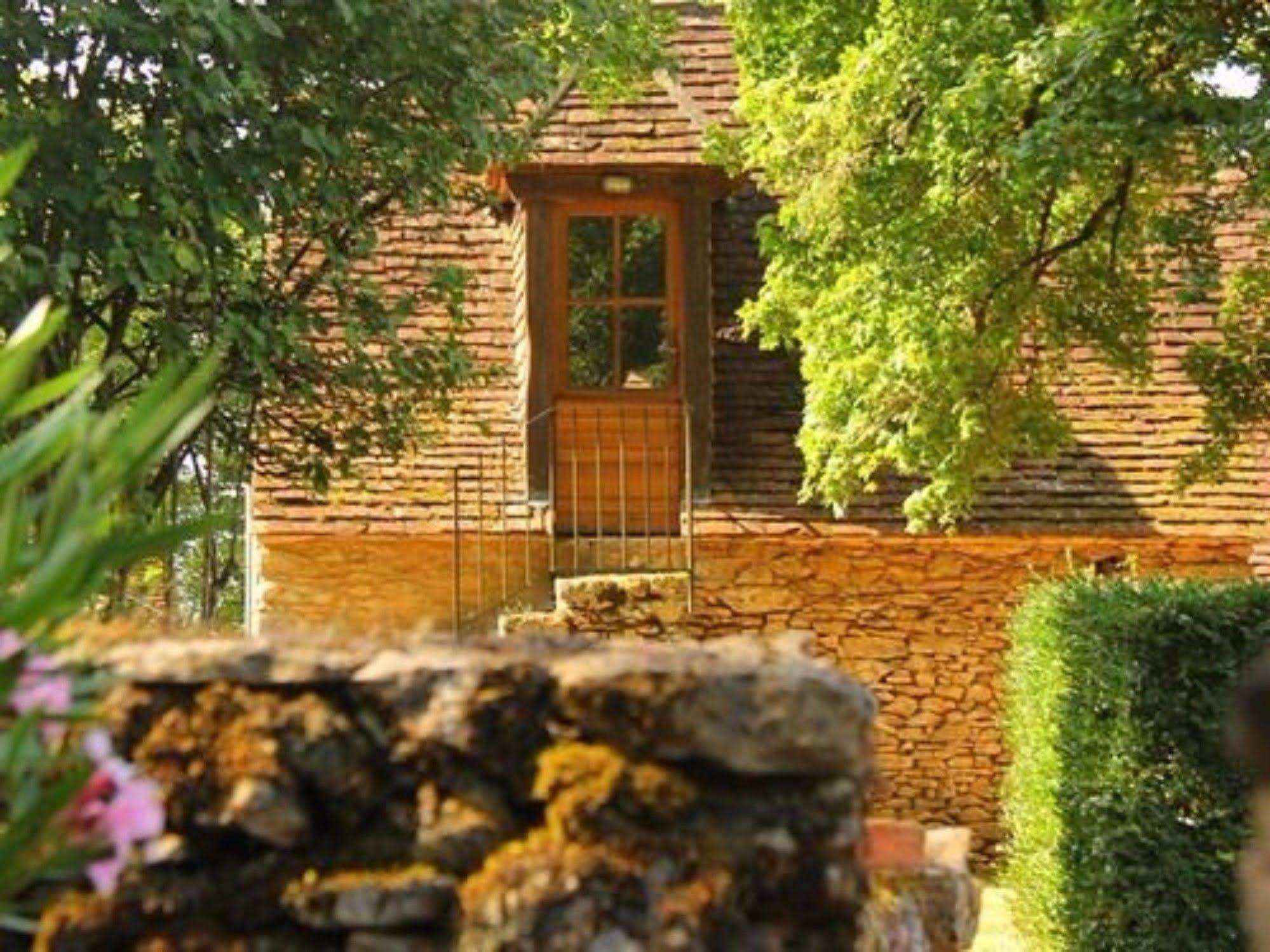Chambres D'Hotes Avec Piscine La Rossillonie Beynac-et-Cazenac Exterior foto
